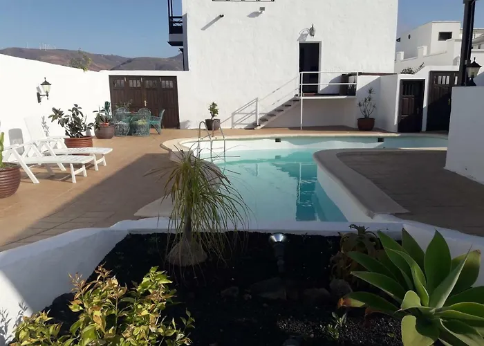 El Meridiano Bed and breakfast Guatiza